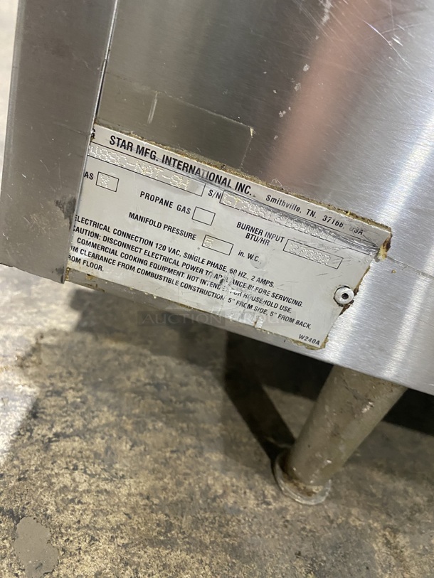 Sweet! Lang Commercial Countertop Natural Gas Powered Mirror Shine/Polished Top Flat Top Griddle! With Thermostatic Controls! With Back & Side Splashes! All Stainless Steel! MODEL 2486CNATSH SN:GT2481218A0011! On Legs! - Image 8 of 9
