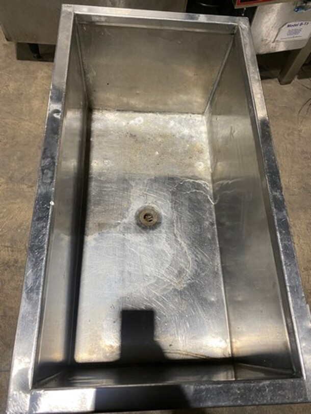 All Stainless Steel Ice Bin! On Legs! - Image 5 of 7