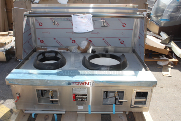 BRAND NEW scratch and dent! NO OBSERVABLE DAMAGE!! Town Y-2-SS-N York™ Two Chamber Natural Gas Wok Range with 13" Mandarin and 20" Cantonese Chamber - 191,000 BTU S/N: 250340. Chip in the metal.   - Image 6 of 12