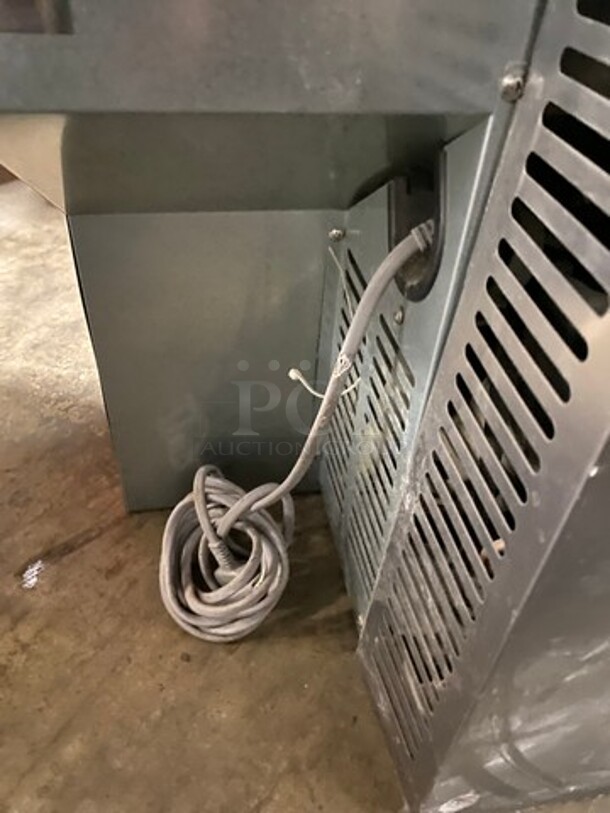 Hoshizaki Commercial 3 Door Lowboy/Worktop Cooler! All Stainless Steel! Model: CT210SDFML SN: E000014 100V - Image 8 of 8