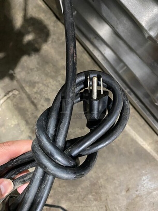 2011 Leader Commercial Refrigerated Deli/ Bakery Display Case Merchandiser! With Straight Front Glass! With Rear Access Doors! Stainless Steel Outline! Model: HBK48SC SN: PU08S0804A 115V 60HZ 1 Phase - Image 8 of 8