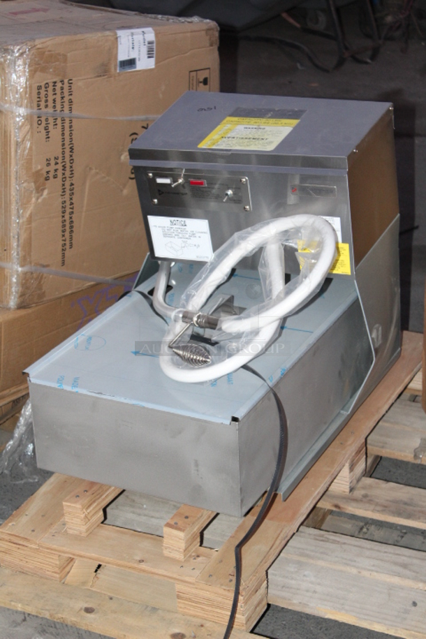 BRAND NEW SCRATCH & DENT! Frymaster PF80R 80 lb. Portable Fryer Oil Filter with Reversible Pump - 120V, 1/3 hp. Unit is dented on the left and right side panels. S/N: 2405YA0036 17-1/4x30-1/4x24-3/4 - Image 7 of 11