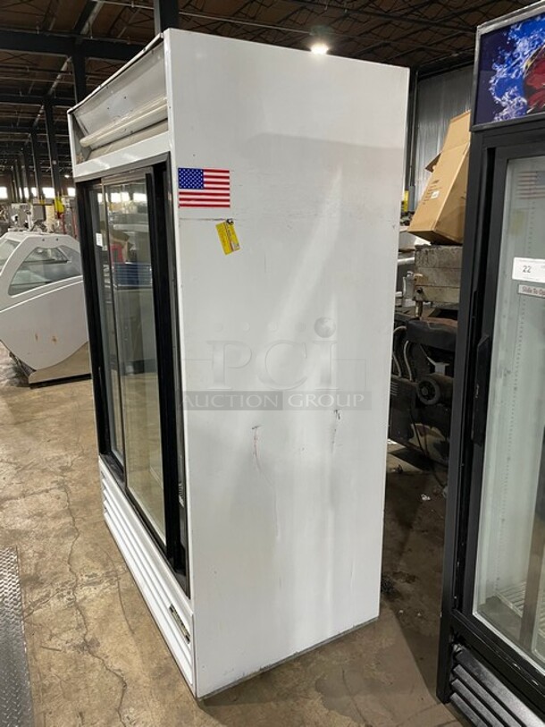 Beverage-Air Commercial Double Glass Sliding Door Reach In Refrigerator Merchandiser! With Poly Coated Racks! 115V 1 Phase! Model: MT45 SN: 5263195! - Image 4 of 8