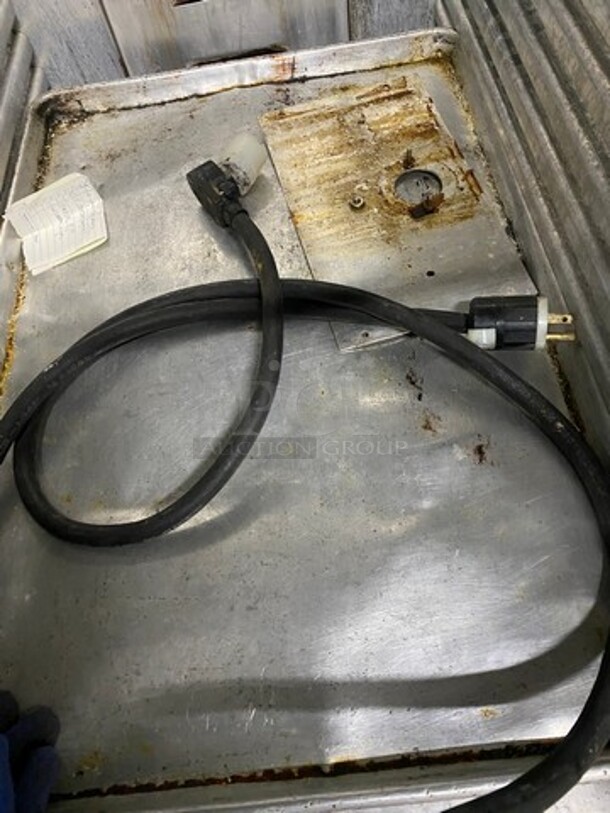 Cres Cor Commercial Warmer/ Proofer Cabinet! Holds Full Size Trays! All Stainless Steel! - Image 9 of 12