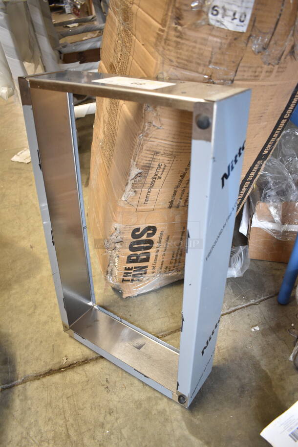 BRAND NEW SCRATCH AND DENT! Lot of 3 Pieces; Grindmaster ABB810 10 Gallon Coffee Urn Brew Basket, Stainless Stee Frame and Poly Blender Pitcher - Image 4 of 8