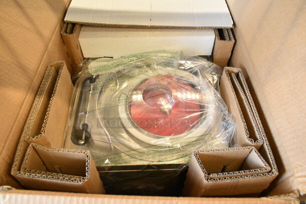 BRAND NEW IN BOX! Nemox Gelato Chef 5L Air Cooled Countertop Gelato Machine. 120 Volts, 1 Phase.  - Image 6 of 6