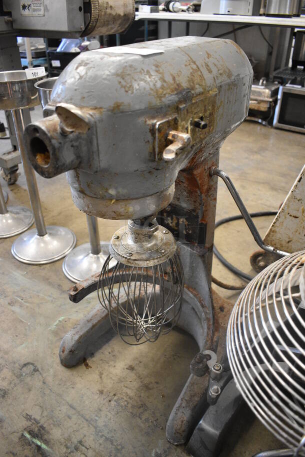 Hobart Model A-200 Metal Commercial 20 Quart Planetary Dough Mixer w/ Whisk Attachment. 115 Volts, 1 Phase. 16x20x30. Tested and Working!