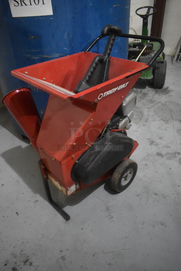 Troy-Bilt 47329 Red Metal Commercial Chipper Shredder. - Image 2 of 9