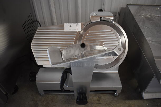 BRAND NEW SCRATCH AND DENT! Avantco 177SL512 Stainless Steel Commercial Countertop Meat Slicer w/ Blade Sharpener. 110-120 Volts, 1 Phase. 26x19x19. Tested and Working! - Image 1 of 6