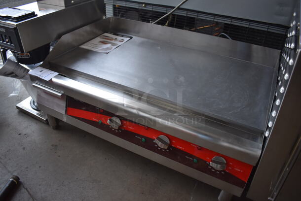BRAND NEW SCRATCH AND DENT! Avantco 177EG30N Stainless Steel Commercial Countertop 30" Electric Powered Flat Top Griddle. 208/240 Volts. 30x20x13. Tested and Working! - Image 3 of 8
