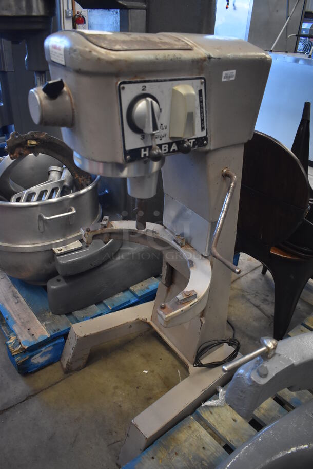 Hobart D-300 Metal Commercial Floor Style 30 Quart Planetary Dough Mixer. 208 Volts, 3 Phase. 22x29x46 - Image 1 of 7