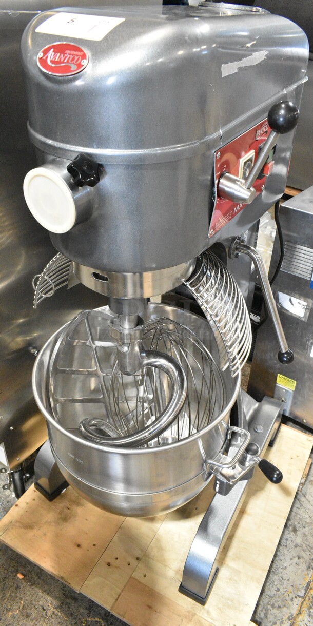 BRAND NEW SCRATCH AND DENT! Avantco 177MX40H Metal Commercial Floor Style 40 Qt. Planetary Floor Mixer w/ Stainless Steel Mixing Bowl, Bowl Guard, Dough Hook, Paddle and Whisk Attachments. 240 Volts, 1 Phase.  - Image 3 of 11
