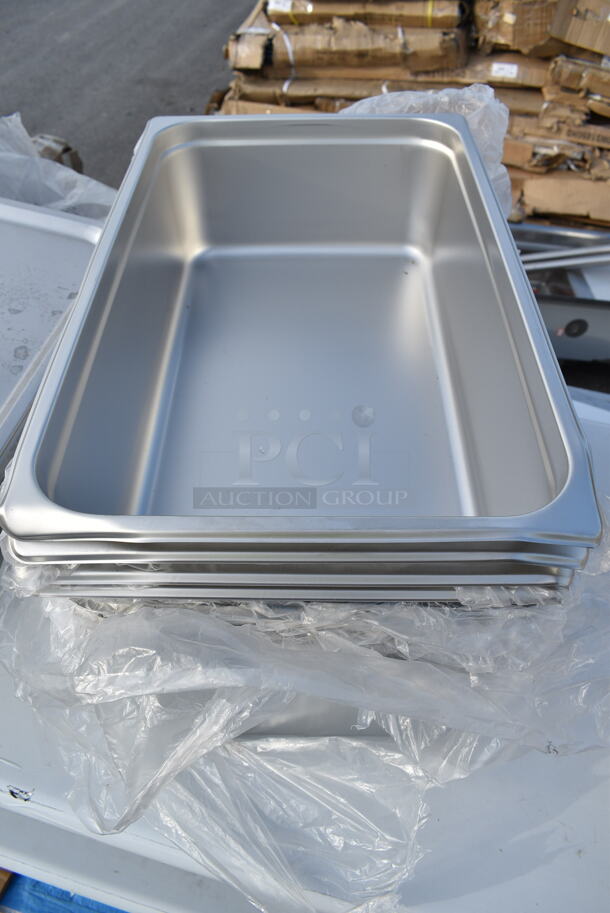 16 BRAND NEW SCRATCH AND DENT! Vollrath Stainless Steel Drop Ins / Lid Including Two 4070120 1/2 Size Lids, Two 4070269 1/2x6 Size Drop In Bins, Four 4070110 Full Size Lids, Nine 4070069 1/1x6 Size Bins.  - Image 9 of 10