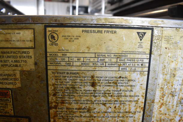 Henny Penny Model 600 Stainless Steel Commercial Floor Style Natural Gas Powered Pressure Fryer on Commercial Casters. 80,000 BTU. 18.5x38x49 - Image 5 of 7