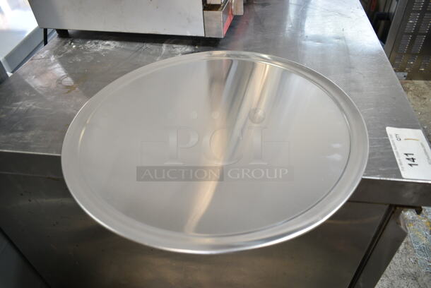 2 BRAND NEW SCRATCH AND DENT! Boxes of 9 Choice 407PZWRIM18 18" Aluminum Wide Rim Pizza Pan. 2 Times Your Bid!  - Image 3 of 4