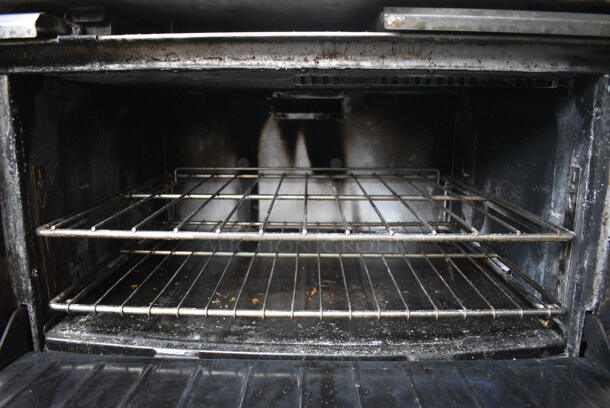 Garland SunFire Stainless Steel Commercial Natural Gas Powered 10 Burner Range w/ 2 Ovens, Over Shelf and Back Splash. 59x34.5x57.5 - Image 6 of 7