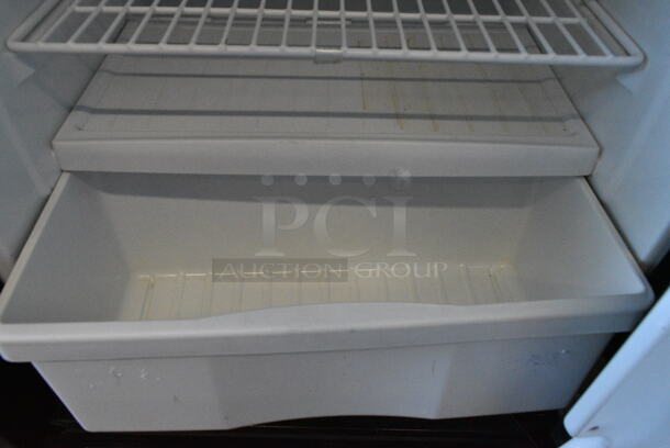 General Electric GE WMR04BAPBBB Mini Cooler. 115 Volts, 1 Phase. Tested and Working! - Image 5 of 7