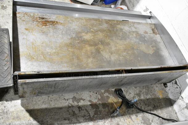 Stainless Steel Commercial Countertop Natural Gas Powered Flat Top Griddle. - Image 5 of 7