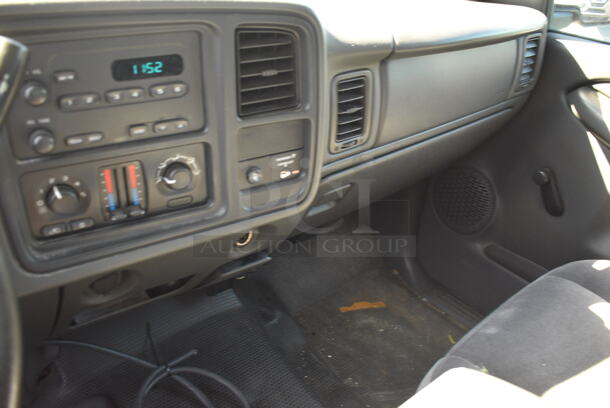 2005 GMC Sierra 4x4 4 Door Pick Up Truck. Odometer Reads 71,513. VIN 1GTHK29U45E234117. Title In Hand. Vehicle Runs and Drive. See Lot #8 For Additional Pictures. - Image 10 of 12