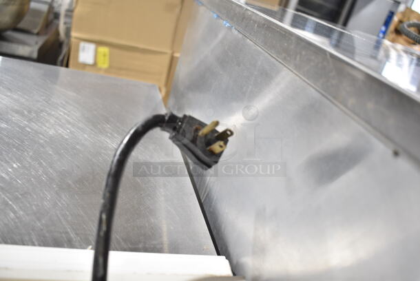 True TSID-72-2 Metal Commercial Floor Style Deli Display Case Merchandiser. See Pictures for Crack in Glass. 115 Volts, 1 Phase. Tested and Working!  - Image 8 of 8