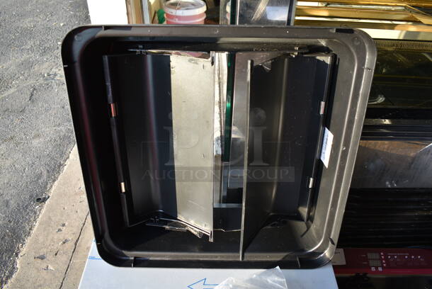 BRAND NEW SCRATCH AND DENT! Lavex 475SQLD35BK 35 / 50 Gallon Black Square Trash Can Swing Lid - Image 3 of 4