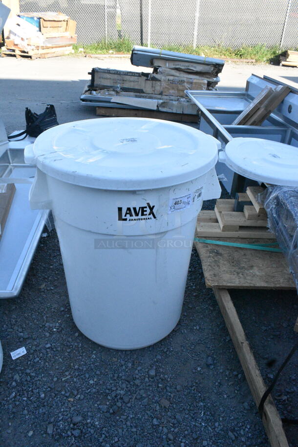 3 BRAND NEW SCRATCH AND DENT! Lavex 475TCRND44WH 44 Gallon White Round Commercial Trash Can w/ 3 Lavex 475TCLD44WH 44 Gallon White Round Commercial Trash Can Lid. 3 Times Your Bid!  - Image 5 of 8