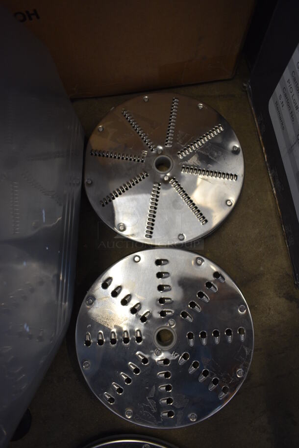 BRAND NEW SCRATCH AND DENT! Avamix CFP5D Stainless Steel Commercial Continuous Feed Food Processor w/ 5 Various Blades. 120 Volts, 1 Phase. 11x21x21. Tested and Working! - Image 3 of 8