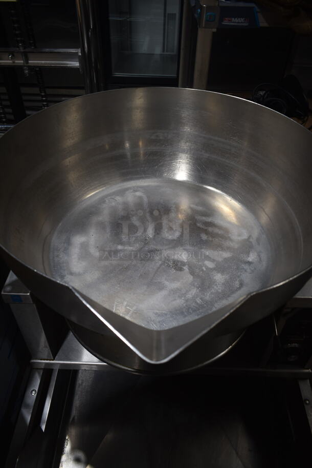 Market Forge R1600E Stainless Steel Commercial Floor Style 16 Gallon Tilting Skillet. 208 Volts, 1/3 Phase.  - Image 4 of 7
