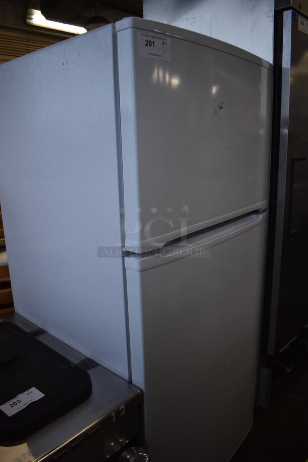 Criterion CTMR182WD1W Metal Cooler Freezer Combo Unit. 115 Volts, 1 Phase. 30x29x66.5. Tested and Working! - Image 3 of 8