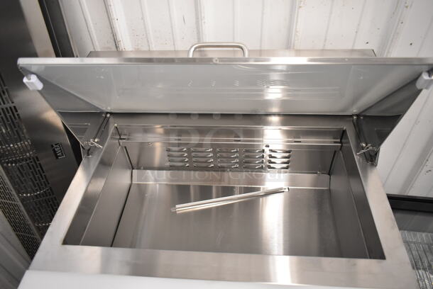 BRAND NEW SCRATCH AND DENT! 2024 Avantco 178APT27HC Stainless Steel Commercial Sandwich Salad Prep Table Bain Marie Mega Top on Commercial Casters. 115 Volts, 1 Phase. Tested and Working! - Image 5 of 7