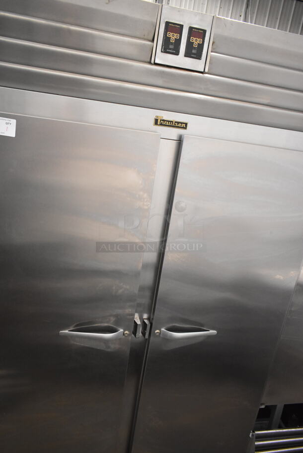 Traulsen RDT232NUT-FHS Stainless Steel Commercial 2 Door Reach In Cooler Freezer Combo Unit w/ Metal Racks. 115 Volts, 1 Phase. Tested and Powers On But Does Not Get Cold - Image 2 of 5