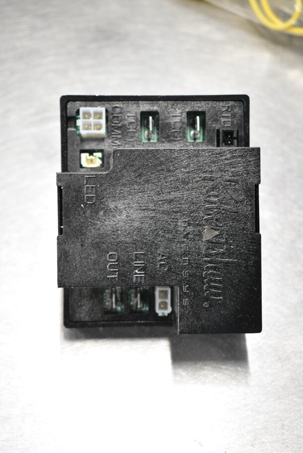 3 BRAND NEW SCRATCH AND DENT! Items Including HPM234429 Moffat M234429 Transformer, HP0094452400 Vulcan 00-944524-00001 Thermostat 550D 120V S/S, HP00944298 Vulcan 00-944298 Thermostat. 3 Times Your Bid!  - Image 6 of 10