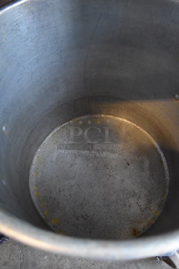 ALL ONE MONEY! Tier Lot of Various Items Including Metal Stock Pot, Metal Lids and Griddle Top - Image 4 of 7