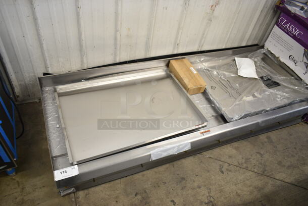 BRAND NEW SCRATCH AND DENT! Cooking Performance Group CPG 351GMCPG72NL Stainless Steel Commercial 72" Gas Countertop Griddle with Manual Controls. 180,000 BTU.  - Image 2 of 4