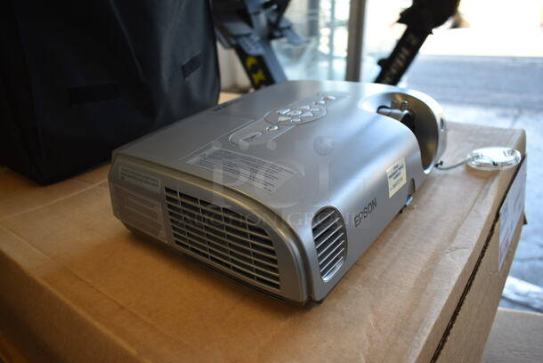 Epson EMP-X3 Projector in Bag. 100-240 Volts, 1 Phase.  - Image 5 of 10