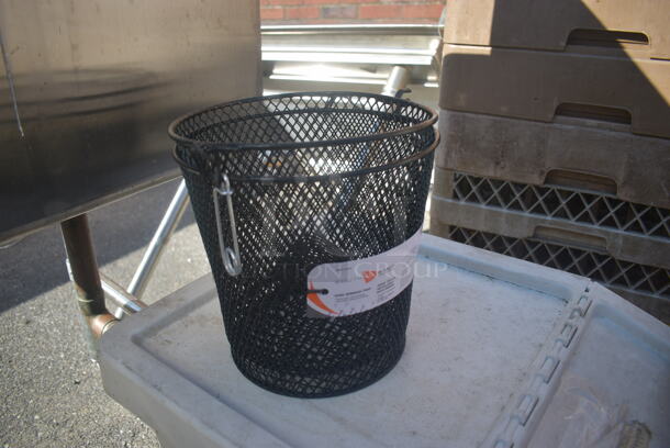 BRAND NEW IN BOX! South Bend Wire Minnow Traps, Green. - Image 3 of 4