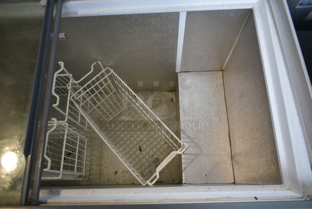 Vestfrost SCF1310 Metal Chest Freezer w/ Sliding Lids and 2 Baskets. 115 Volts, 1 Phase. Tested and Working! - Image 5 of 6
