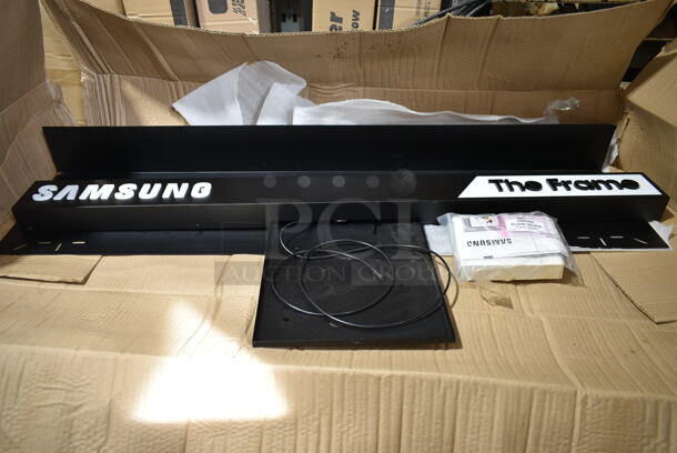 BRAND NEW SCRATCH AND DENT! Samsung 1010172 Black Frame Display - Image 6 of 7