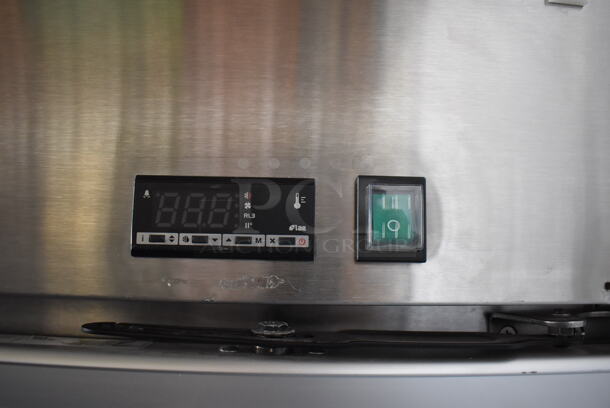Master-Bilt Endura MNR803SSG/0X Stainless Steel Commercial 3 Door Reach In Cooler Merchandiser w/ Poly Coated Racks on Commercial Casters. 115 Volts, 1 Phase. 82.5x34x82. Tested and Working! - Image 7 of 7
