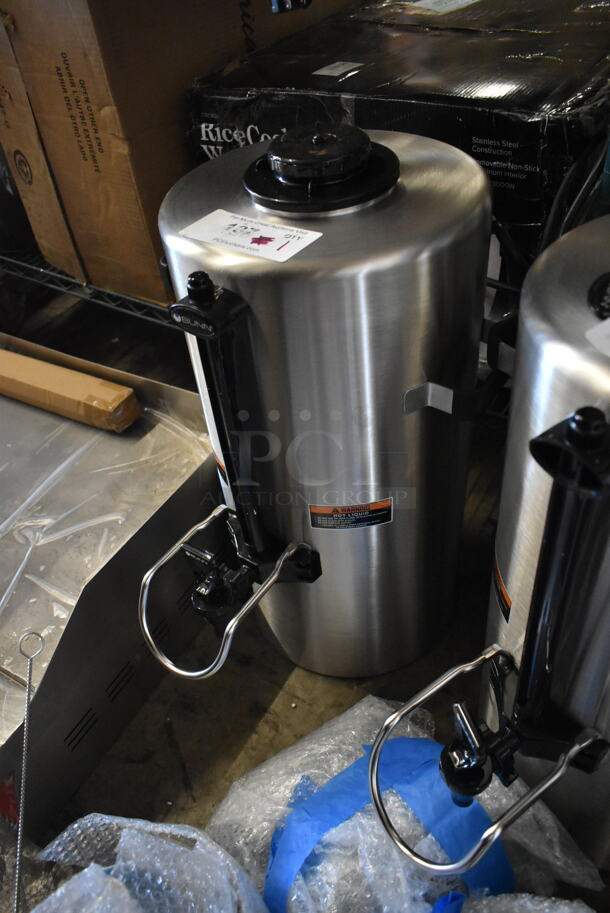 BRAND NEW SCRATCH AND DENT! 2023 Bunn 39400.0001 Titan TF 3 Gallon Insulated Server for Bunn 39200.0000 Titan Dual Brewer.  - Image 4 of 5
