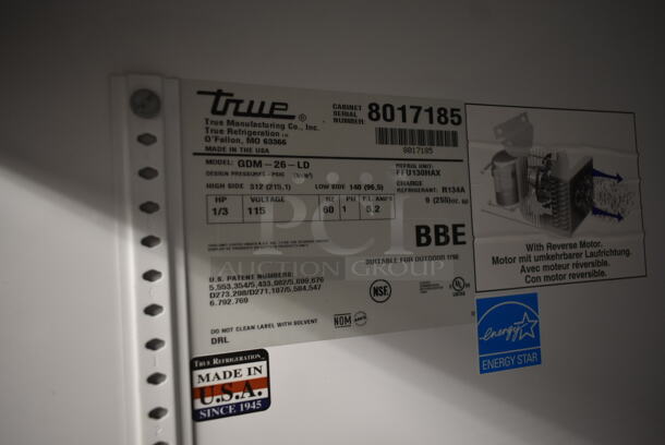 2014 True GDM-26-LD ENERGY STAR Metal Commercial Single Door Reach In Cooler Merchandiser w/ Poly Coated Racks. 115 Volts, 1 Phase. Tested and Powers On But Does Not Get Cold - Image 6 of 6