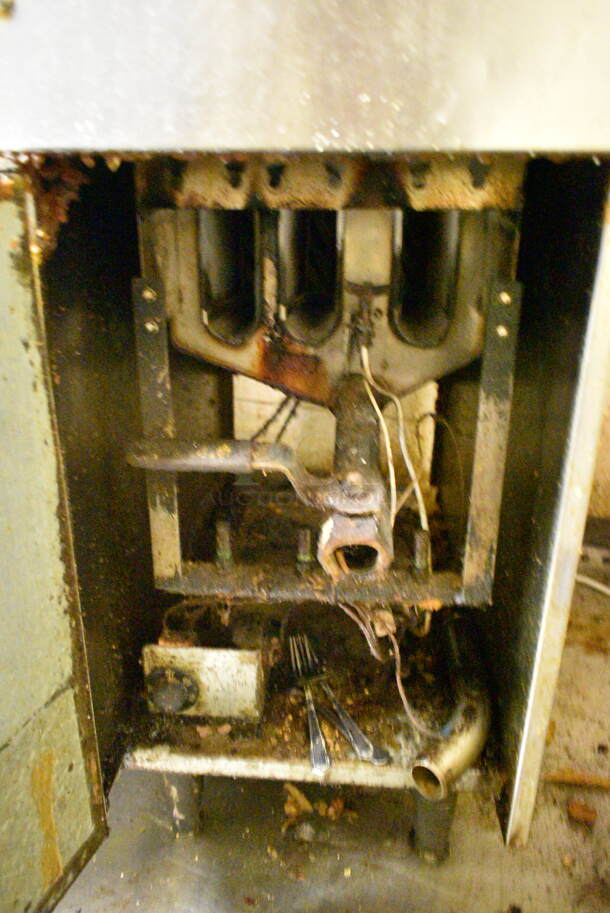 Imperial Stainless Steel Commercial Floor Style Natural Gas Powered Deep Fat Fryer w/ 2 Metal Fry Baskets. This Unit Was In Working Condition When the Restaurant Closed. (kitchen) - Image 2 of 6