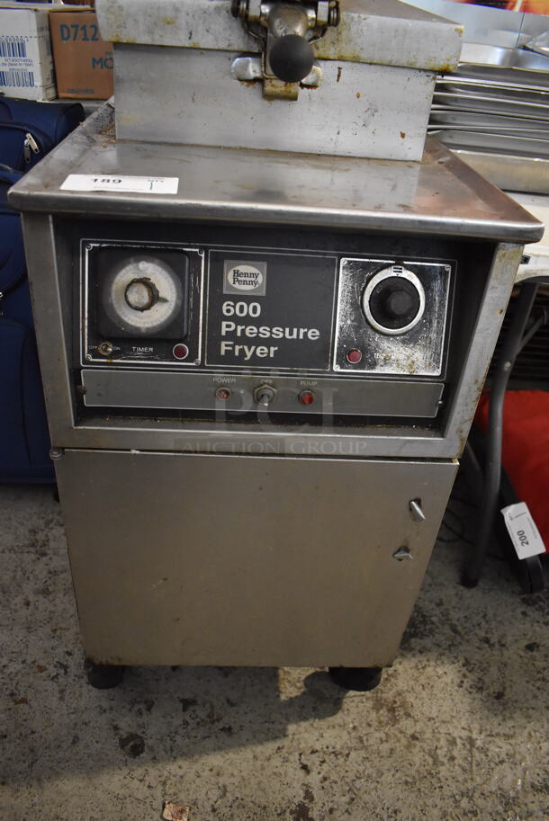 Henny Penny 600 Stainless Steel Commercial Floor Style Natural Gas Pressure Fryer on Commercial Casters. 80,000 BTU. 18x40x48 - Image 5 of 10