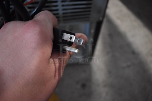 BRAND NEW SCRATCH AND DENT! Whynter UIM-502SS Stainless Steel Self Contained Ice Maker. 115 Volts, 1 Phase. Tested and Working! - Image 7 of 7