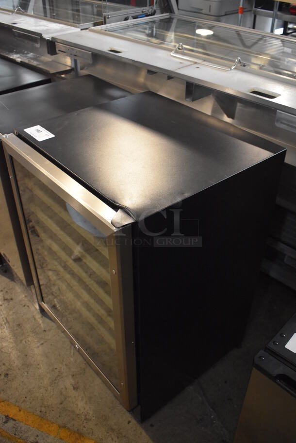 BRAND NEW SCRATCH AND DENT! Avanti WCR506SS Metal Commercial Wine Chiller Merchandiser. 115 Volts, 1 Phase. Tested and Working! - Image 3 of 6