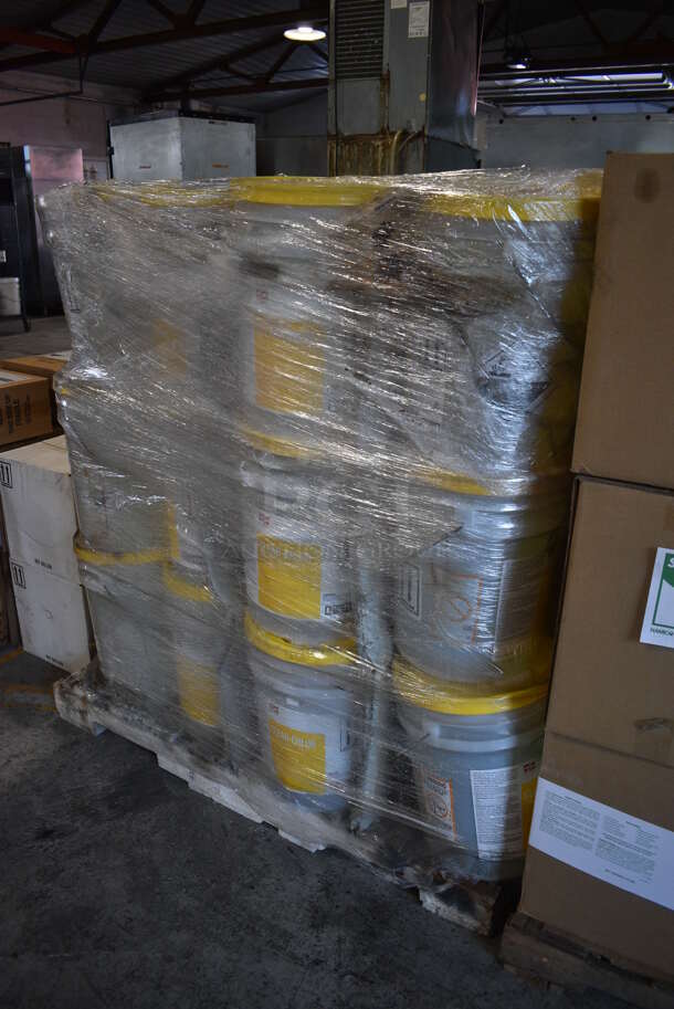 PALLET LOT of 36 Buckets of Swisher Clear Chlor Chlorinated Destainer. 12x12x16. 36 Times Your Bid! - Image 2 of 5
