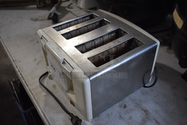 Toastmaster D1055B Metal Countertop 4 Slot Toaster. 120 Volts, 1 Phase. 10x10x6.5 - Image 3 of 5