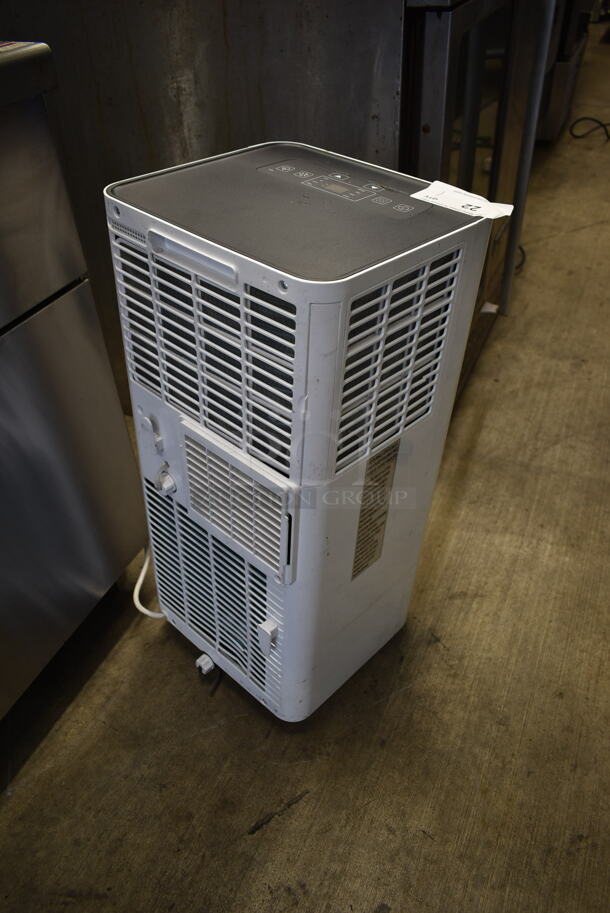 SereneLife SLPAC105W Portable Air Conditioner. 10,000 BTU. 115 Volts, 1 Phase. Tested and Working! - Image 4 of 5