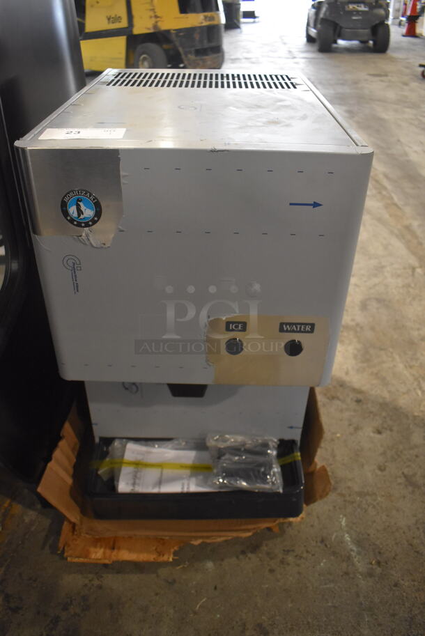 BRAND NEW SCRATCH AND DENT! Hoshizaki DCM-270BAH Countertop Style Electric Powered Ice Maker. 115-120V. Tested and Working!  - Image 1 of 4
