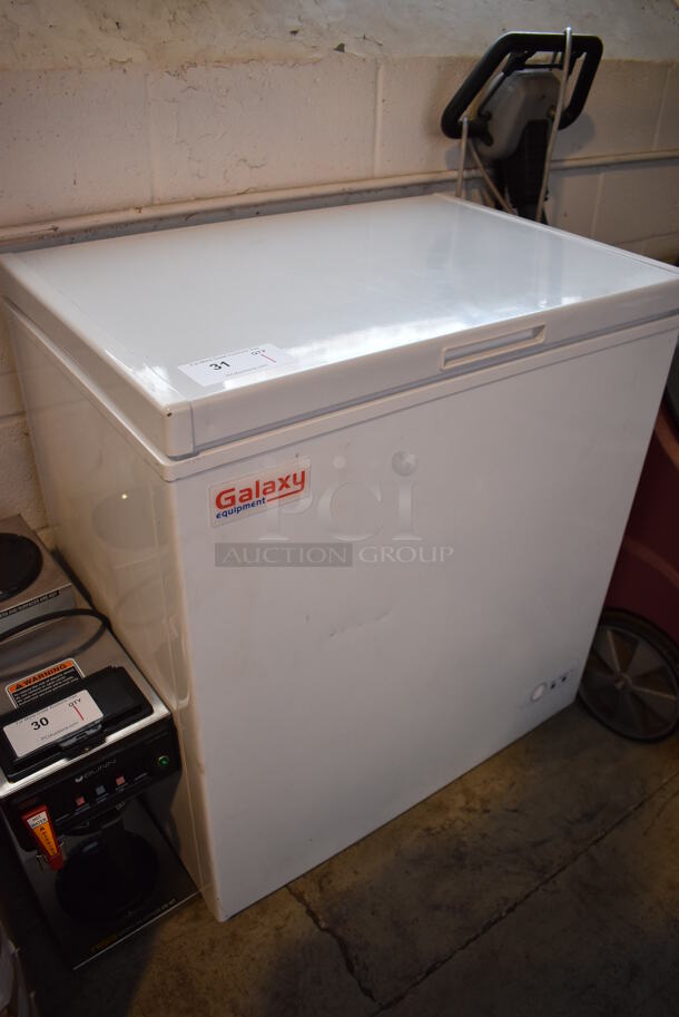 Galaxy 177CF5 Metal Chest Freezer on Casters. 115 Volts, 1 Phase. 30.5x22x33. Tested and Powers On But Does Not Get Cold - Image 2 of 6